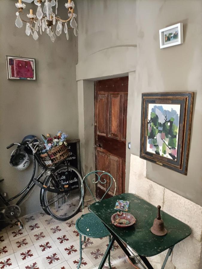 Entre Terre Et Ciel. Apartment Saignon Ngoại thất bức ảnh
